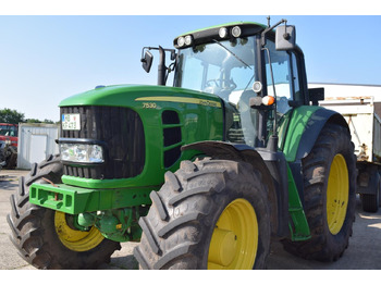 Trator JOHN DEERE 7530