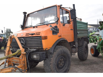 Trator Mercedes-Benz Unimog U 1200: foto 2