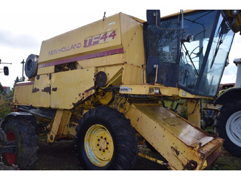 Ceifeira debulhadora NEW HOLLAND