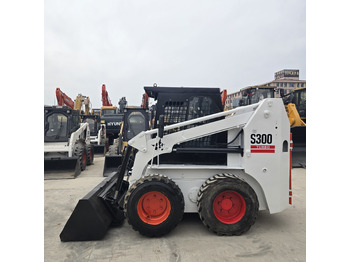 Mini carregadeira BOBCAT S300