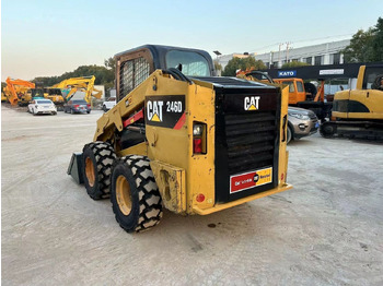 Mini carregadeira CATERPILLAR
