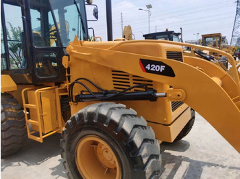 Retroescavadeira CATERPILLAR 420F