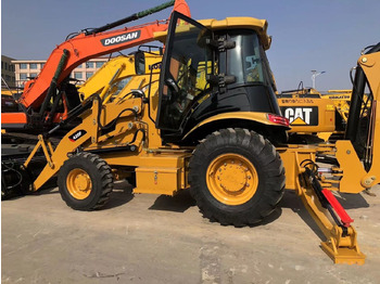 Retroescavadeira CATERPILLAR 420F