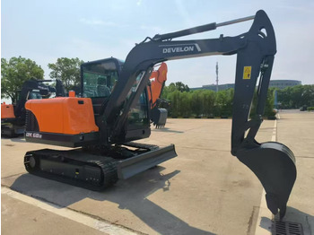 Mini escavadeira DOOSAN DX60