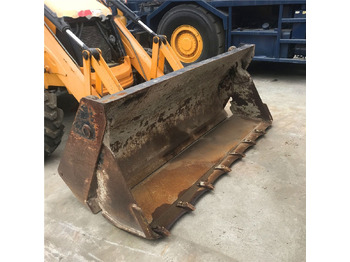 Retroescavadeira JCB 3CX-4T: foto 4
