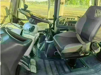 Retroescavadeira JCB 3CX: foto 5
