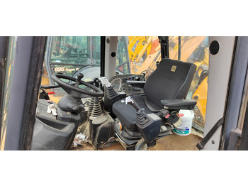 Retroescavadeira JCB 3CX: foto 5