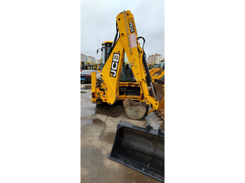 Retroescavadeira JCB 3CX: foto 4