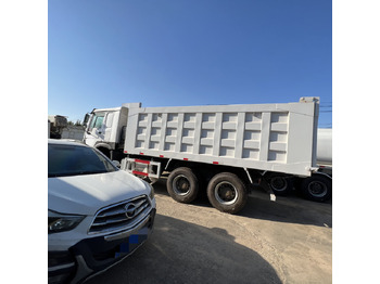 Caminhão basculante SINOTRUK HOWO