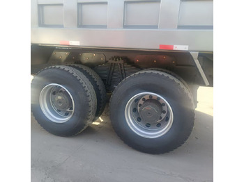 Caminhão basculante Sinotruk Howo 6*4: foto 3