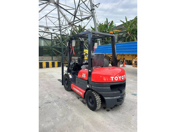 Empilhadeira a diesel Toyota FD25: foto 3