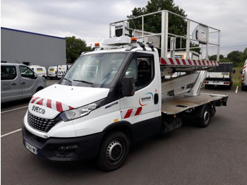 Caminhão com plataforma aérea IVECO Daily 35s14