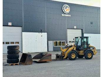 Carregadeira de rodas CATERPILLAR 908H