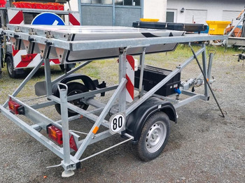 Reboque Nissen Fahrbare Vorwarntafel Typ VLT 1-08-70 Verkehrsleittafel Verkehrsleitanhänger Verkehrssicherungsanhänger Leitanhänger Leittafel Absperrtafel FAT: foto 3