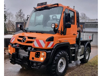 Camião de caixa aberta/ Plataforma, Veículo municipal/ Especial Unimog 405 U318 EAS 640-Betriebsstunden Mercedes-Benz 318 323 327  Automatik Euro6: foto 2