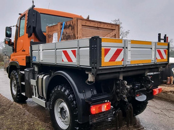 Camião de caixa aberta/ Plataforma, Veículo municipal/ Especial Unimog 405 U318 EAS 640-Betriebsstunden Mercedes-Benz 318 323 327  Automatik Euro6: foto 4
