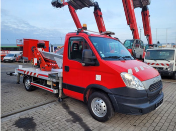 Caminhão com plataforma aérea IVECO Daily 35s11