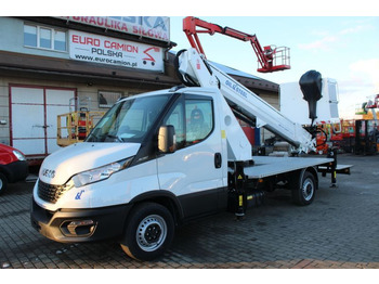 Caminhão com plataforma aérea OIL&STEEL