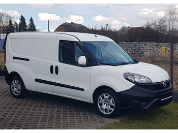 Furgão compacto FIAT Doblo
