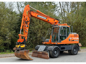 Escavadeira de rodas DOOSAN DX160W