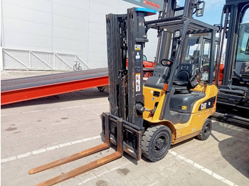 Empilhadeira a gás CATERPILLAR GP