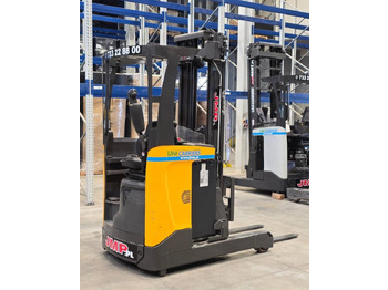 Empilhador retráctil UNICARRIERS