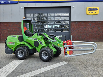 Mini carregadeira de esteiras Avant Mini-shovel 735i Rental met Kemp balenklem: foto 2