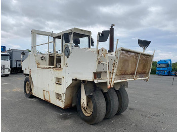 Compactador de pneus CATERPILLAR PS300