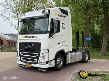 Caminhão VOLVO FH 460