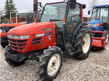 Mini trator YANMAR