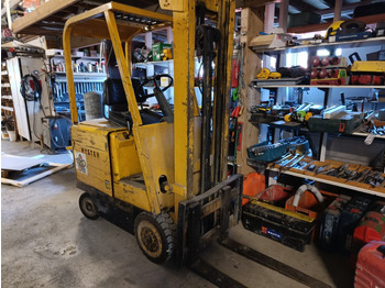 Empilhadeira elétrica HYSTER