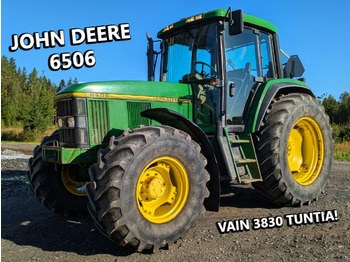 Trator JOHN DEERE