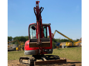 Mini escavadeira JCB