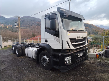 Caminhão chassi IVECO Stralis