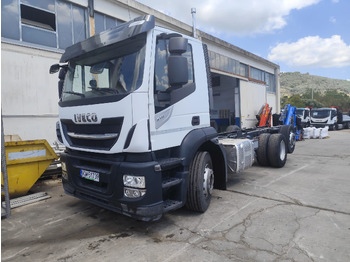 Caminhão chassi IVECO Stralis