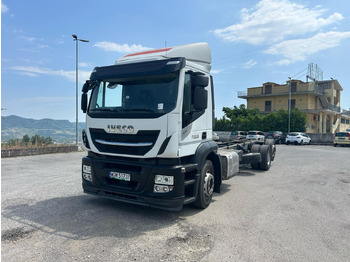 Caminhão chassi IVECO Stralis