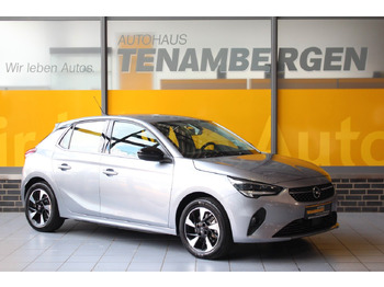 Sedã OPEL