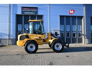 Carregadeira de rodas Volvo L30G: foto 4