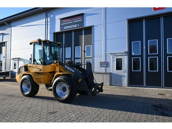 Carregadeira de rodas Volvo L30G: foto 5