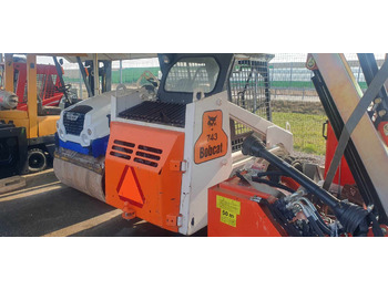 Mini carregadeira BOBCAT