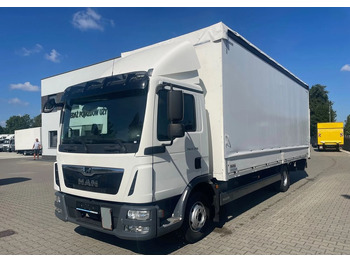 Caminhão com lona MAN TGL 12.220