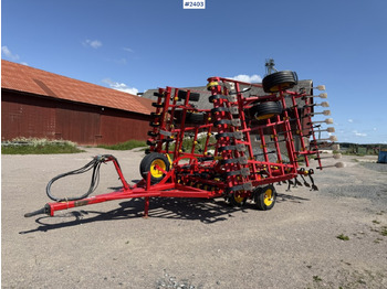 Maquina para lavrar a terra VÄDERSTAD