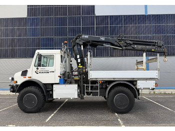 Camião de caixa aberta/ Plataforma, Caminhão grua Mercedes-BenzUnimog U5000 + Hiab 099 E-4: foto 2
