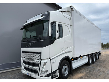 Caminhão furgão VOLVO