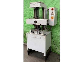 Máquina para metais