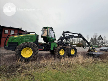 Harvester JOHN DEERE