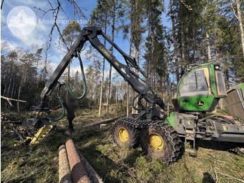 Harvester JOHN DEERE
