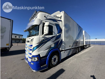 Caminhão furgão SCANIA R 520