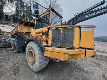 Caminhão articulado VOLVO A25C