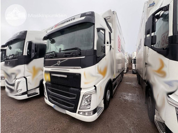 Caminhão furgão VOLVO FH 500